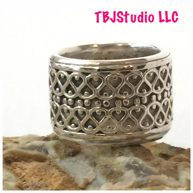 Iron Gates Wedding Band